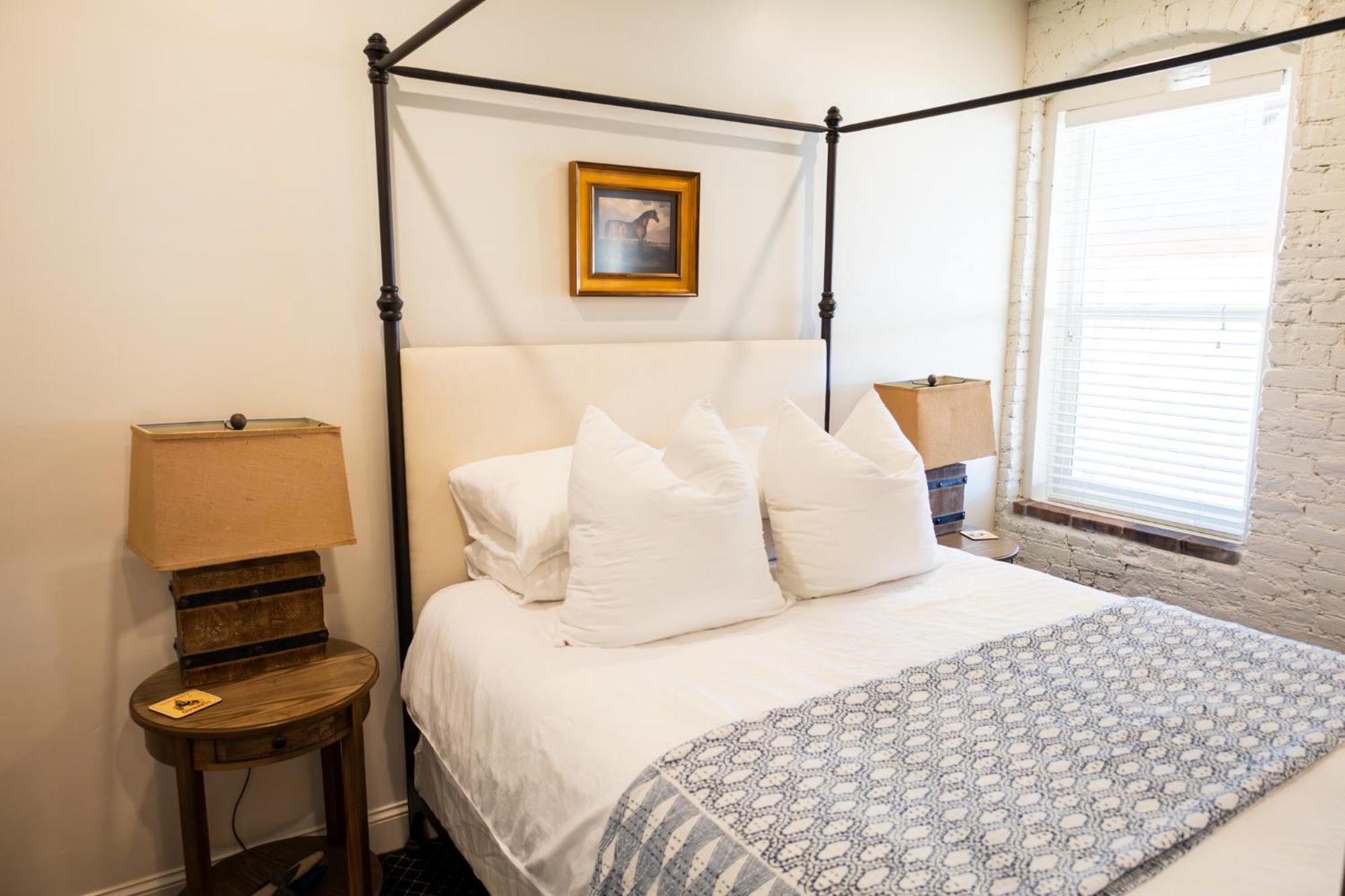 Lander Millhouse Hotel Ngoại thất bức ảnh