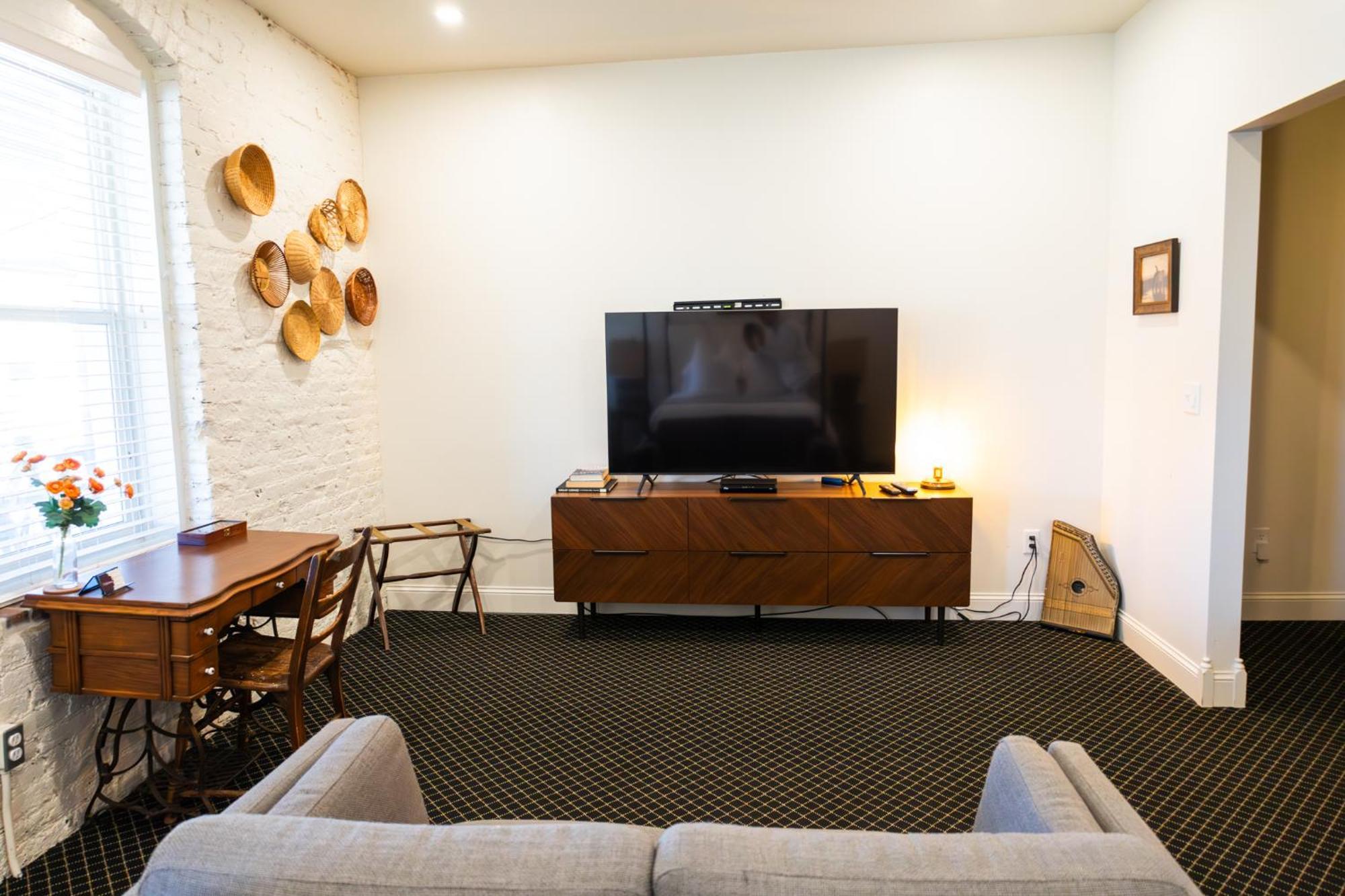 Lander Millhouse Hotel Ngoại thất bức ảnh